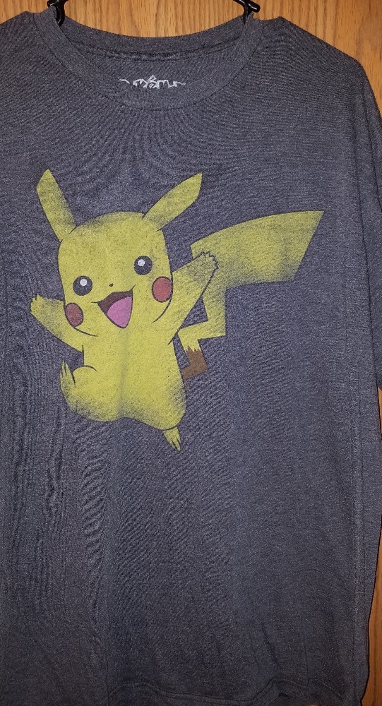 Mens XL Pokemon t-shirt